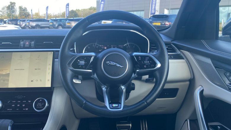 Jaguar F-Pace 2.0 D200 R-Dynamic Black 5dr Auto AWD Diesel Estate